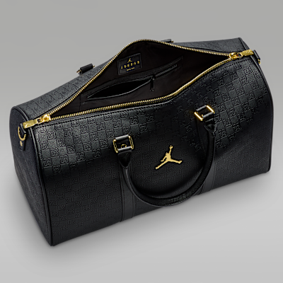 NIKE公式】ジョーダン モノグラム ダッフルバッグ (25L).オンライン